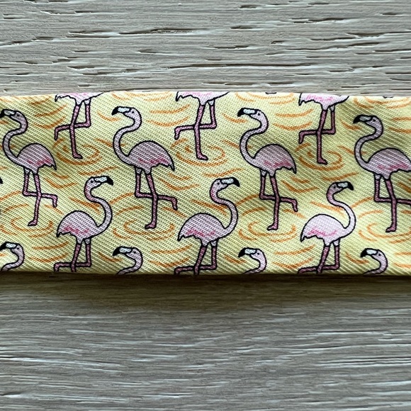 Vineyard Vines Belt with pink flamingos - Picture 3 of 6
